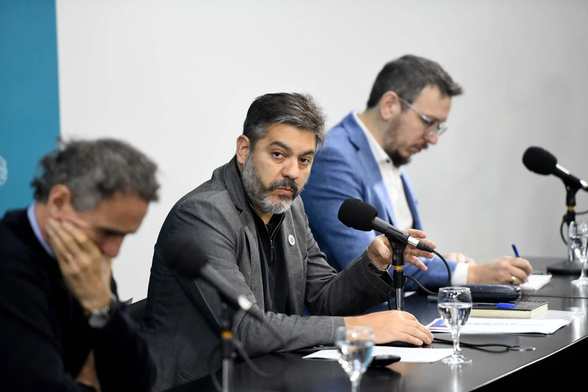 Katopodis, Bianco y Cuattromo.