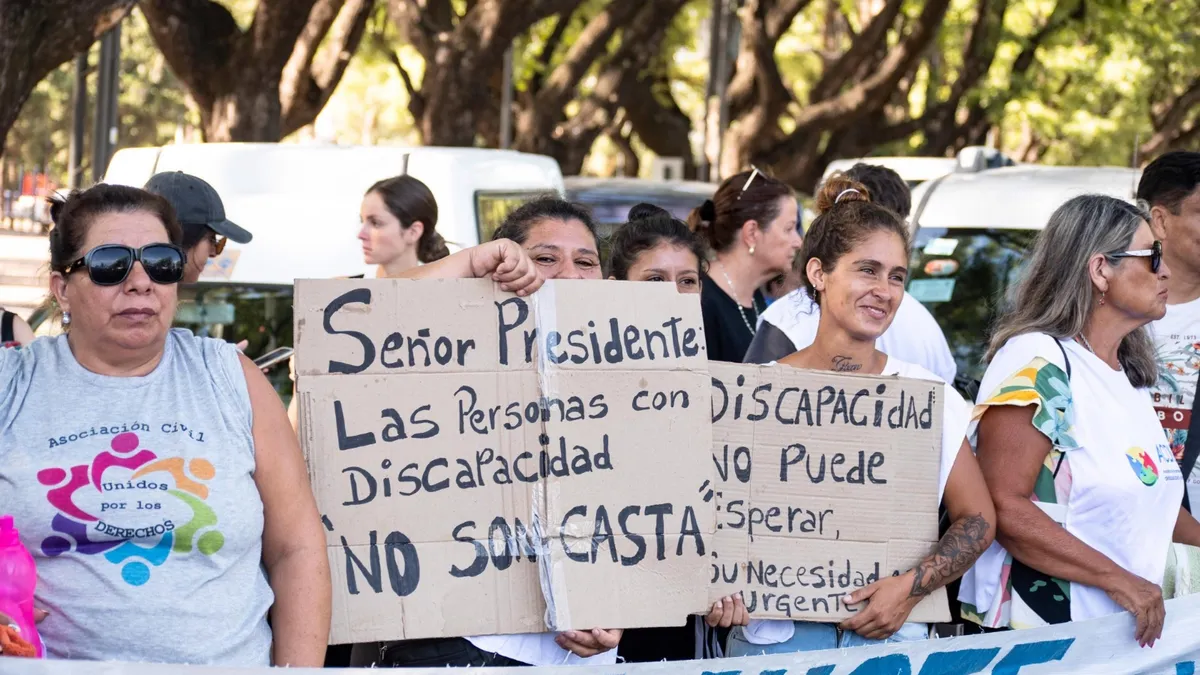 Vecinos y organizaciones convocan a repudiar la caravana de Milei en Lomas de Zamora