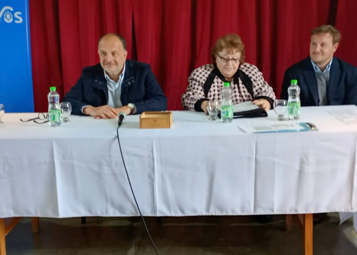 Garate encabezó el acto en el que se adjudicaron 50 lotes