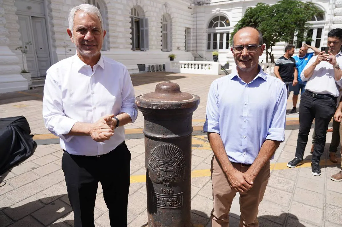 BOLÍVAR RESTITUYÓ UN MOJÓN FUNDACIONAL HISTÓRICO A LA CIUDAD DE LA PLATA