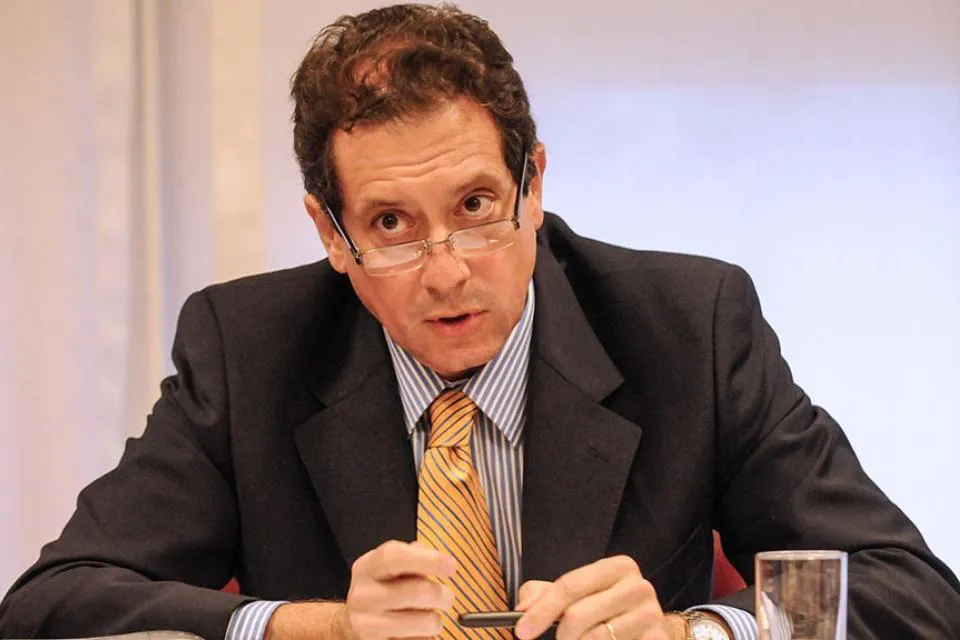 El Banco Central reclamo a los bancos no imponer comisiones que suban el interes de creditos a pymes