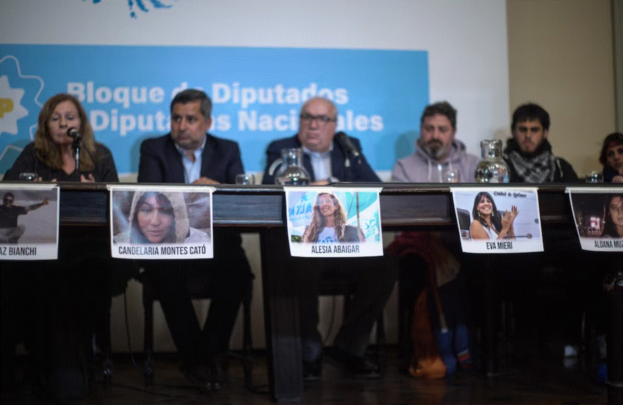 Familiares y dirigentes de UP exigen la liberación de los detenidos tras el ataque a Espert