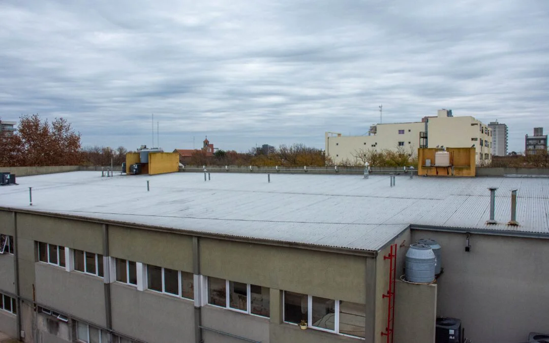 Avanza el recambio de techos en el Hospital Municipal Orellana