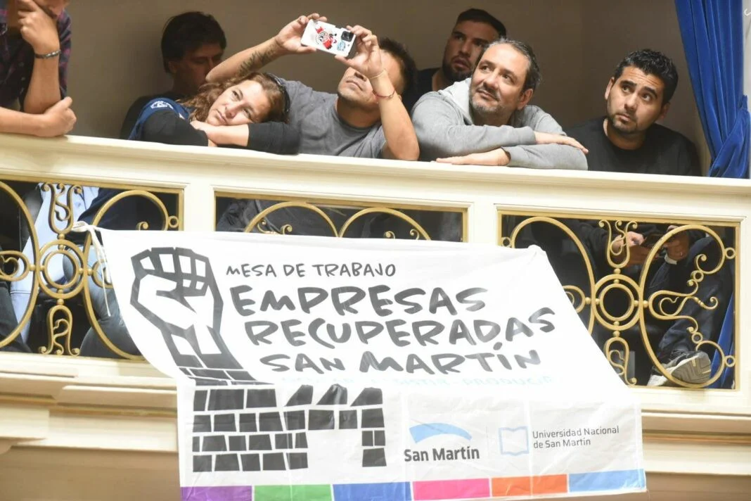 Empresas recuperadas: el peronismo bonaerense busca extender la protección laboral, tarifaria y judicial.