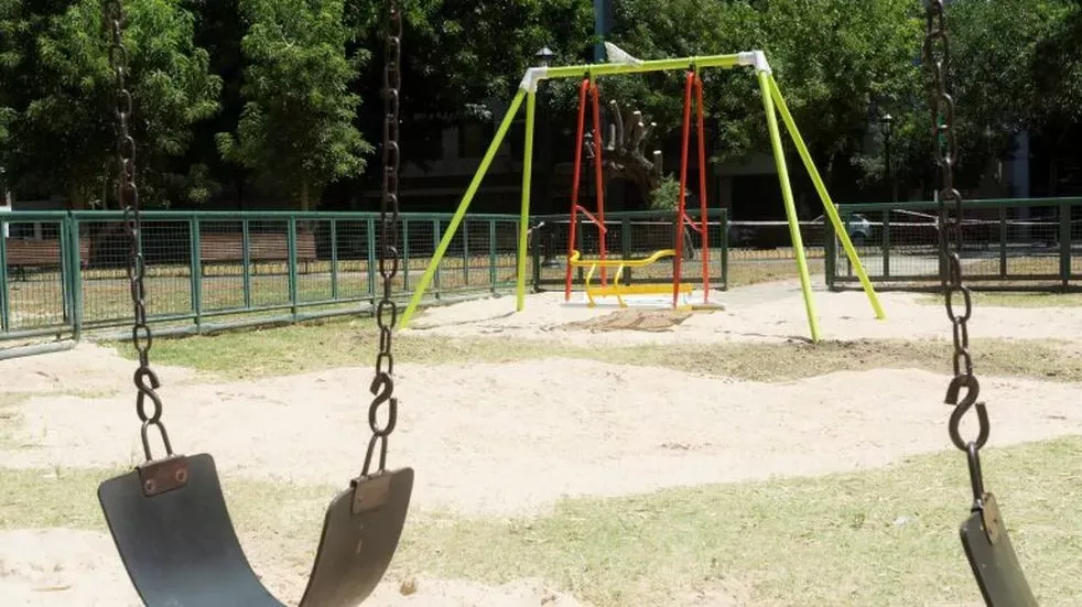 Actividad paranormal en la placita: Hamaca se mueve sola y espanta a los vecinos