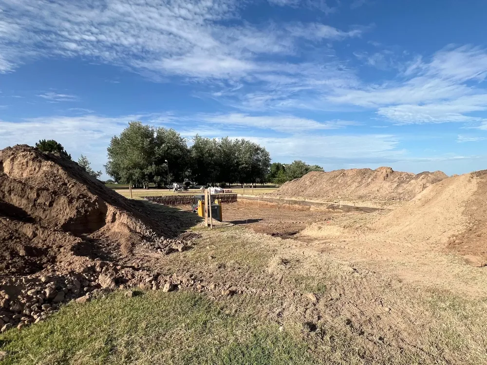 Sciaini supervisó las obras de construcción de la pileta de natación municipal 2