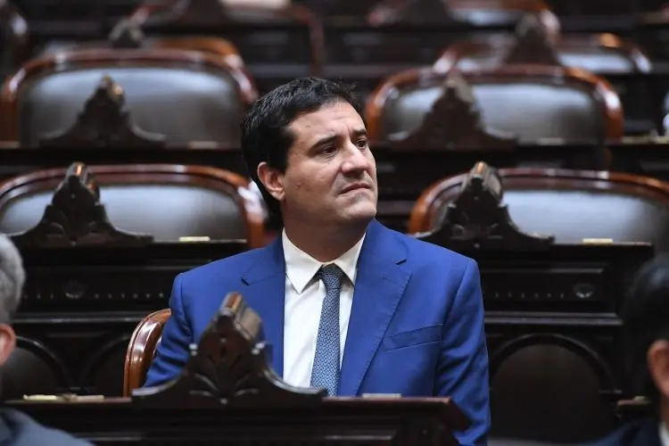 Maximiliano Abad.