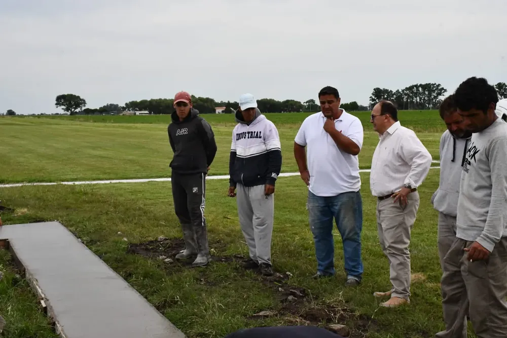 Salomón recorrió las obras emprendidas en el Aeródromo de Saladillo .