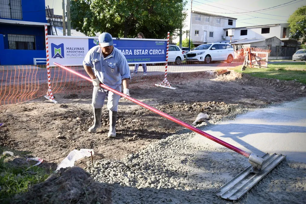 Nardini recorrió la obra de pavimentación en Monseñor de Andrea 2