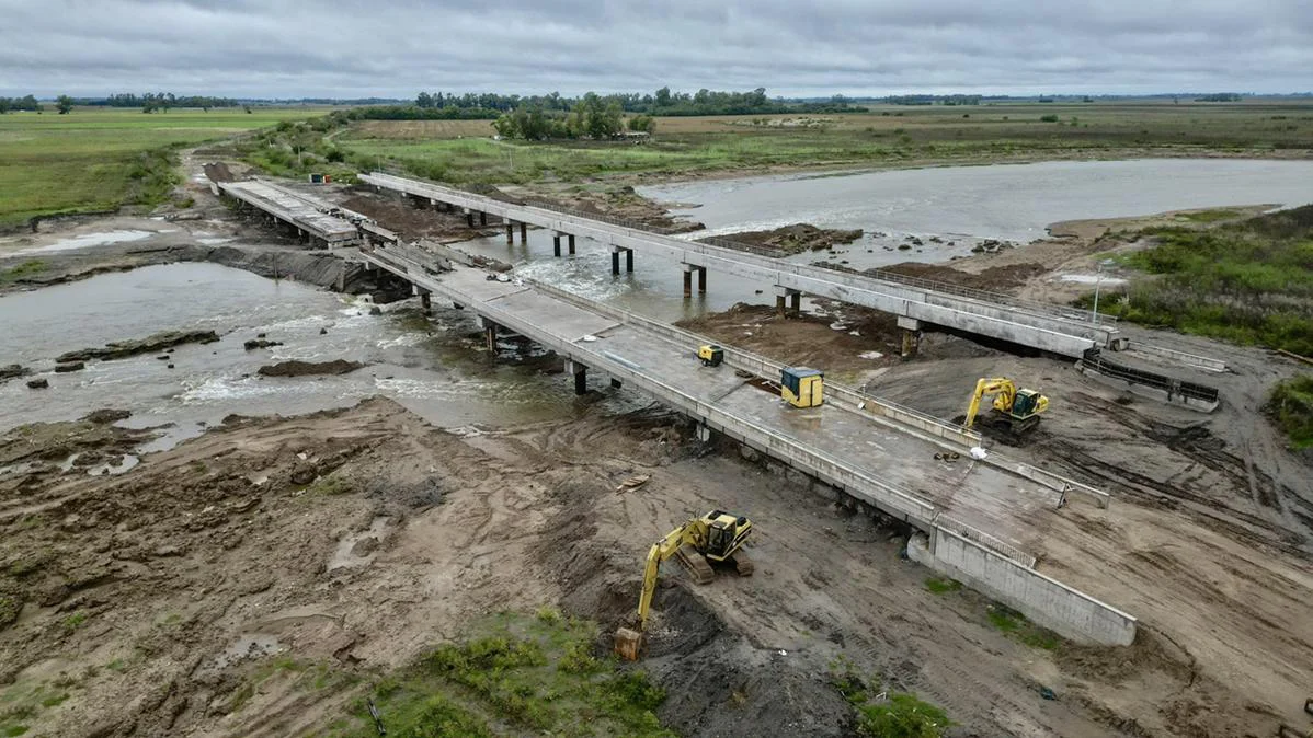 La Provincia construye dos nuevos puentes sobre el Salado.