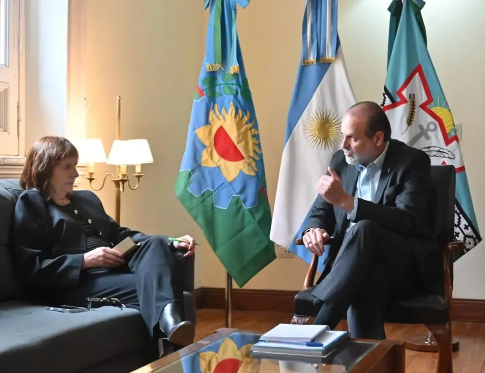 Susbielles junto a Bullrich