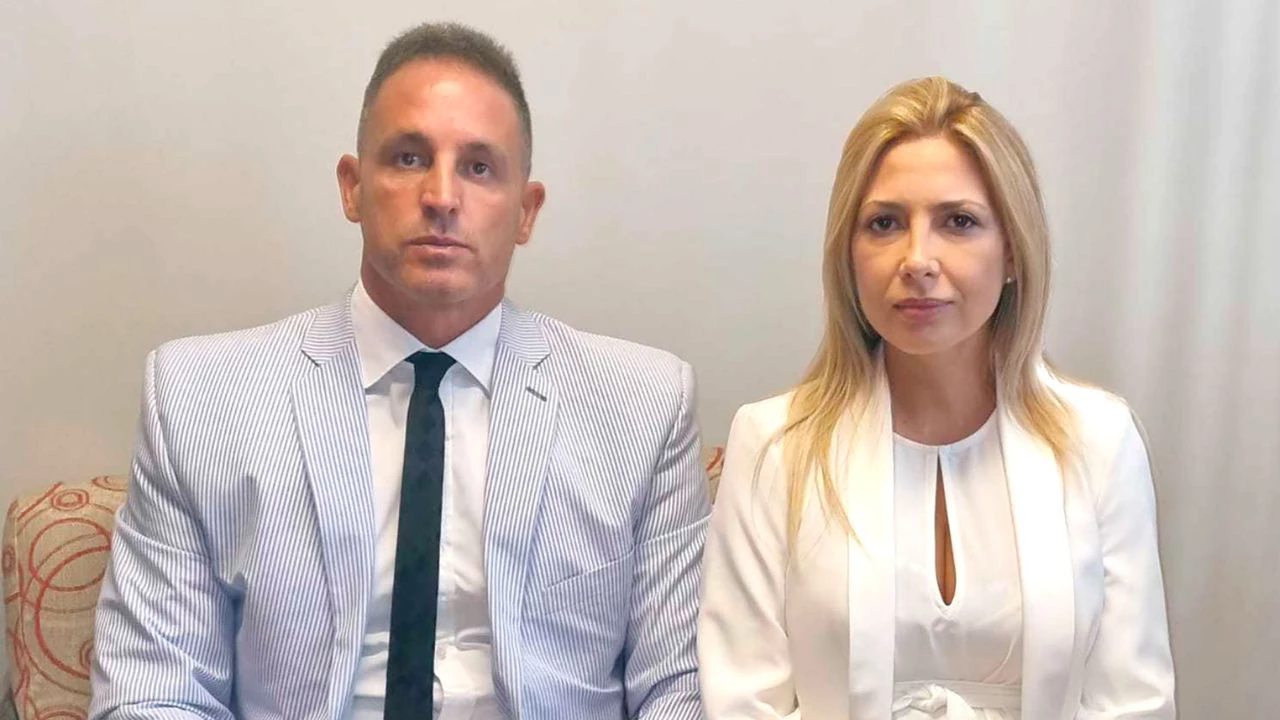 Yañez junto a su abogado.