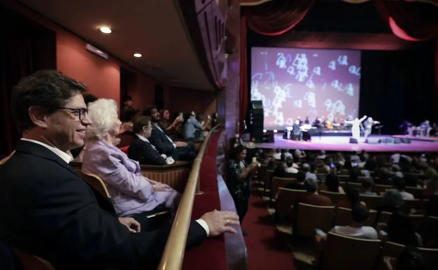 El gobernador junto a Estela de Carlotto