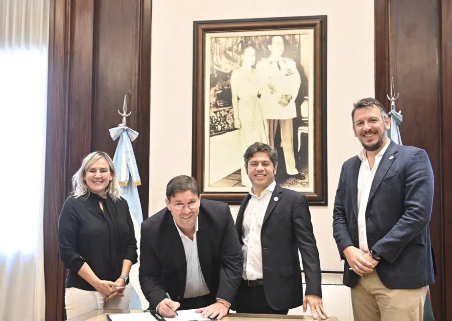 Blanstein firmó convenio con Provincia