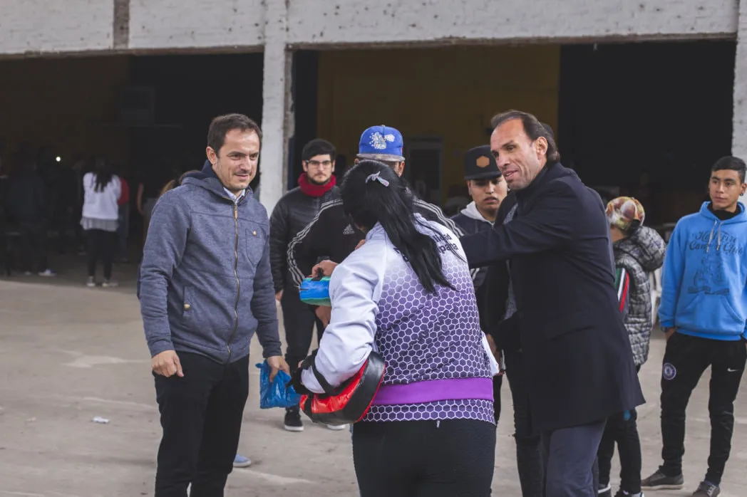 Qué monada!: Abella contrató a Navarro Montoya y estalló la oposición