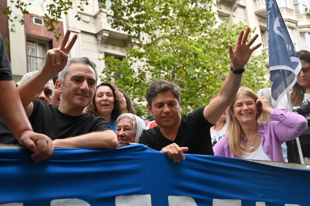 Kicillof marcha a Plaza de Mayo