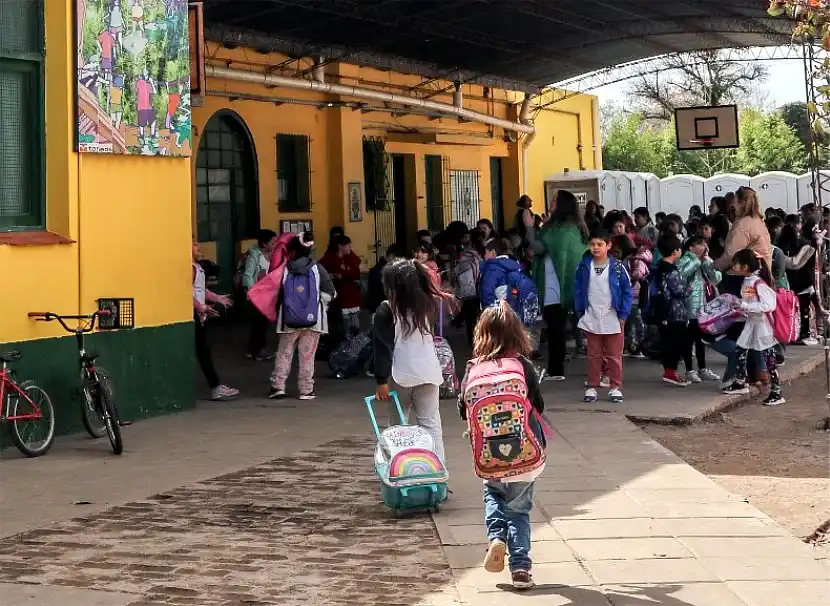 El Municipio avanza con refacciones en la Escuela Primaria Nº 23 de Olivera