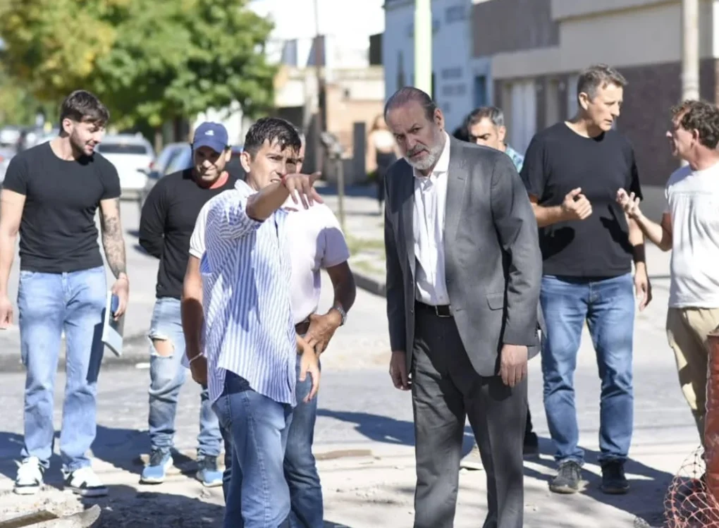 Susbielles supervisó tareas de reparación de losas.