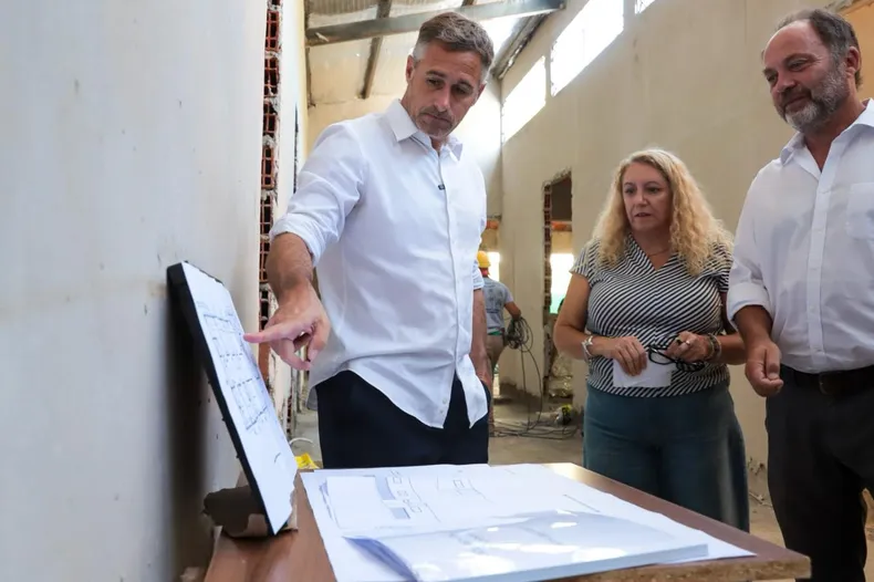 Achával supervisó el avance del nuevo Centro de Salud en Villa Astolfi
