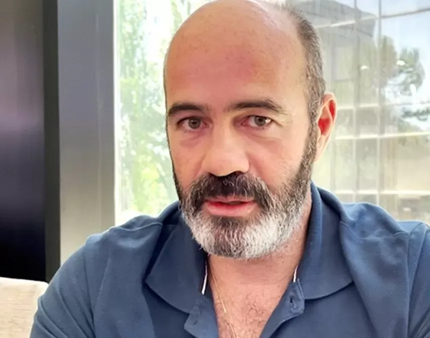 ¡Escándalo! Docente enseñó a sus alumnos que “solo existen dos sexos” y fue suspendido