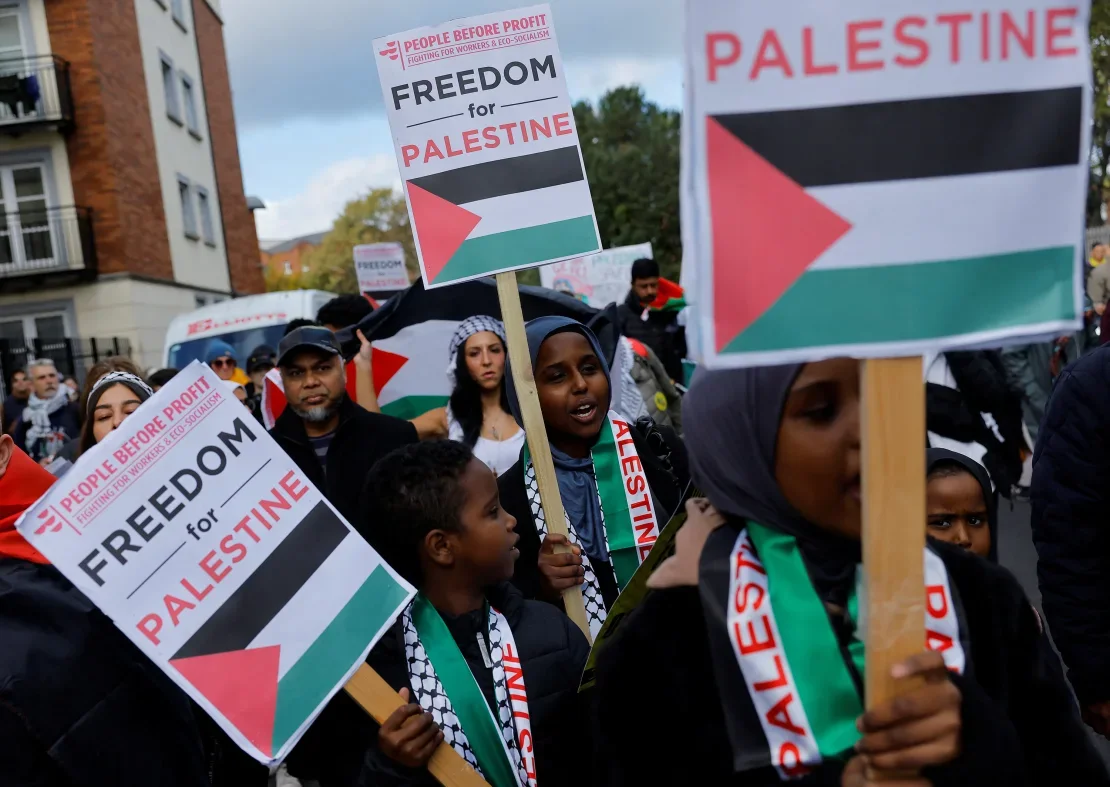 Manifestación propalestina en Dublin. Foto: Clodagh Kilcoyne/Reuters