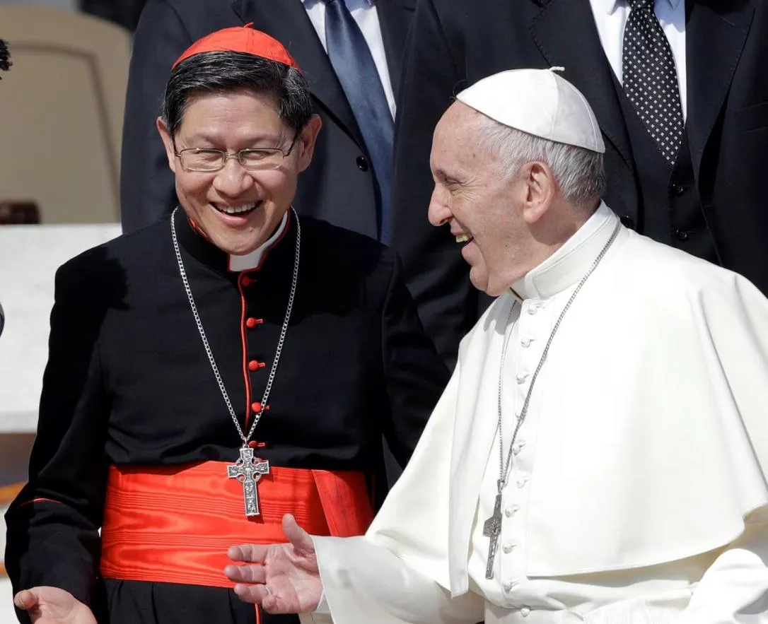Francisco junto al cardenal Tagle