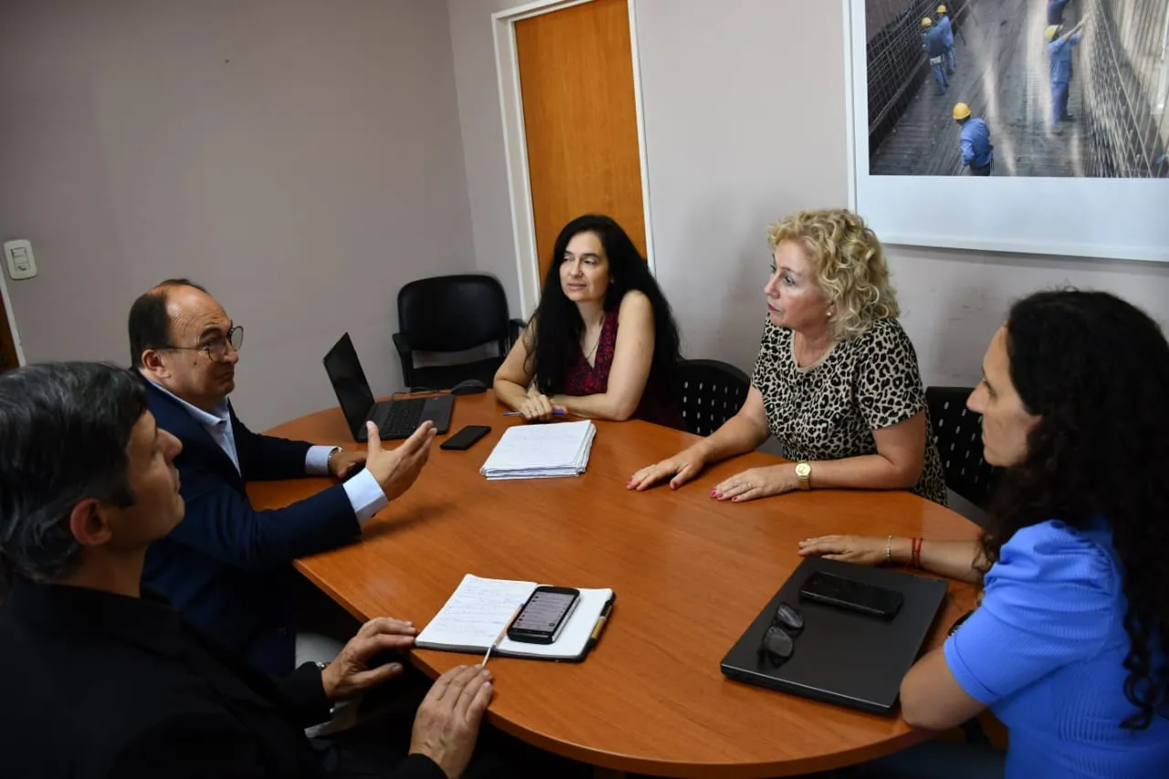 Importante Reunión de Salomón en la Dirección provincial de Agua y Cloacas
