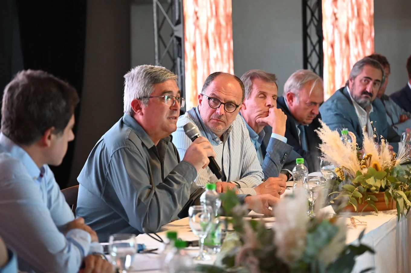 El ministro Rodríguez encabezó la Mesa Redonda Agropecuaria junto al intendente de Tres Arroyos, Pablo Garate.