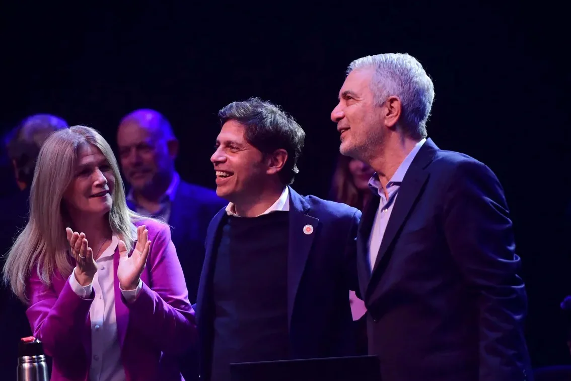 Alak junto a Kicillof y Magario