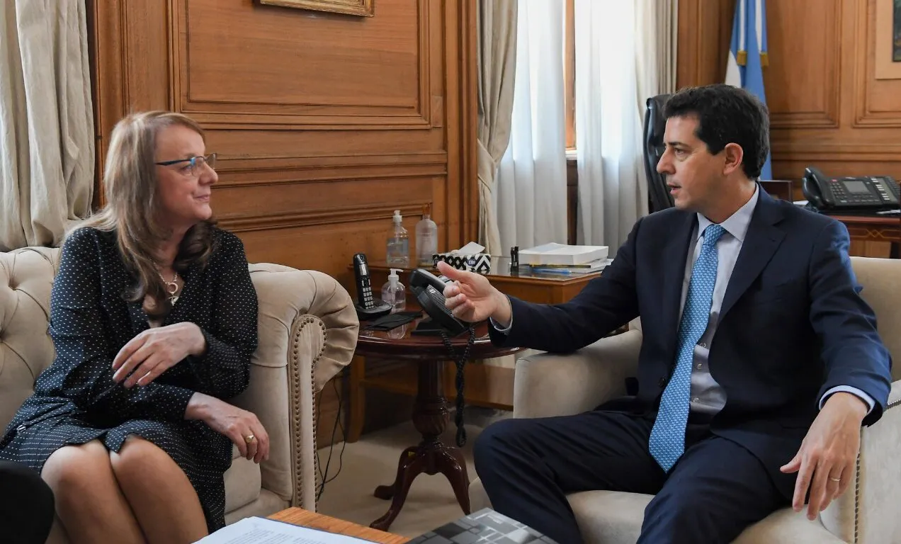 El ministro Eduardo de Pedro recibe a la gobernadora de Santa Cruz, Alicia Kirchner