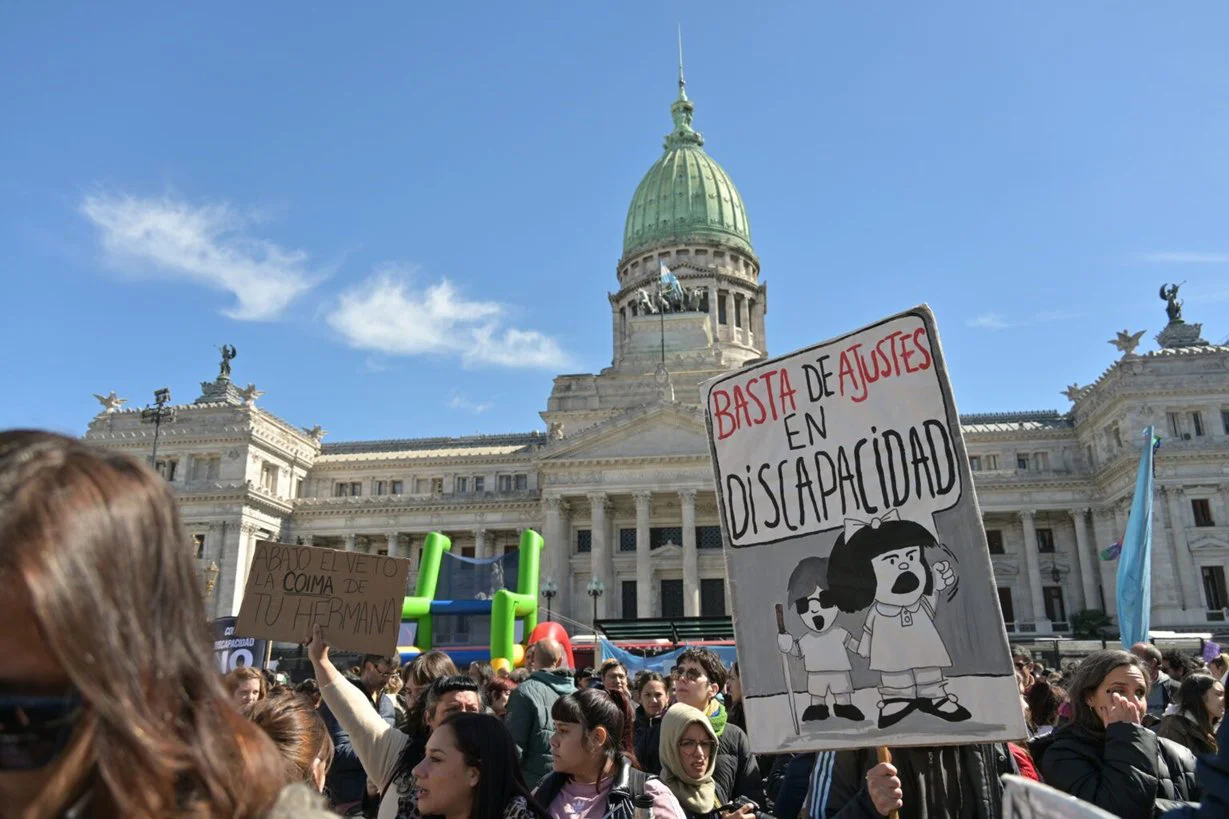 Pensiones, auditorías y financiamiento: la disputa por discapacidad enfrenta dos modelos en Diputados.