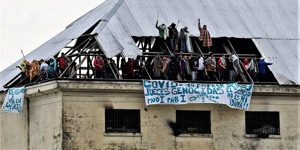 Presos se amotinan en penales bonaerenses por el régimen de visitas
