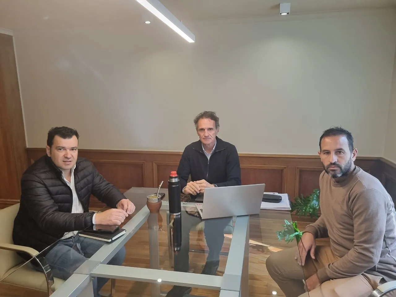 Nobre Ferreira realizó gestiones en La Plata 3