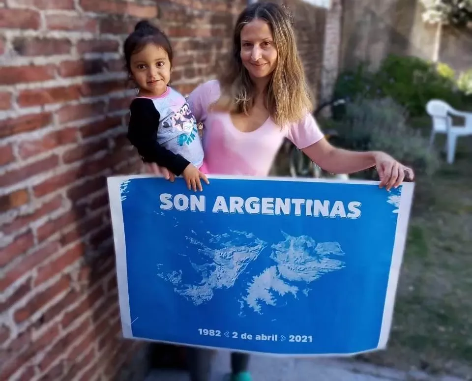 “Son argentinas”: la campaña casa por casa para recordar a los caídos en Malvinas y reclamar soberanía