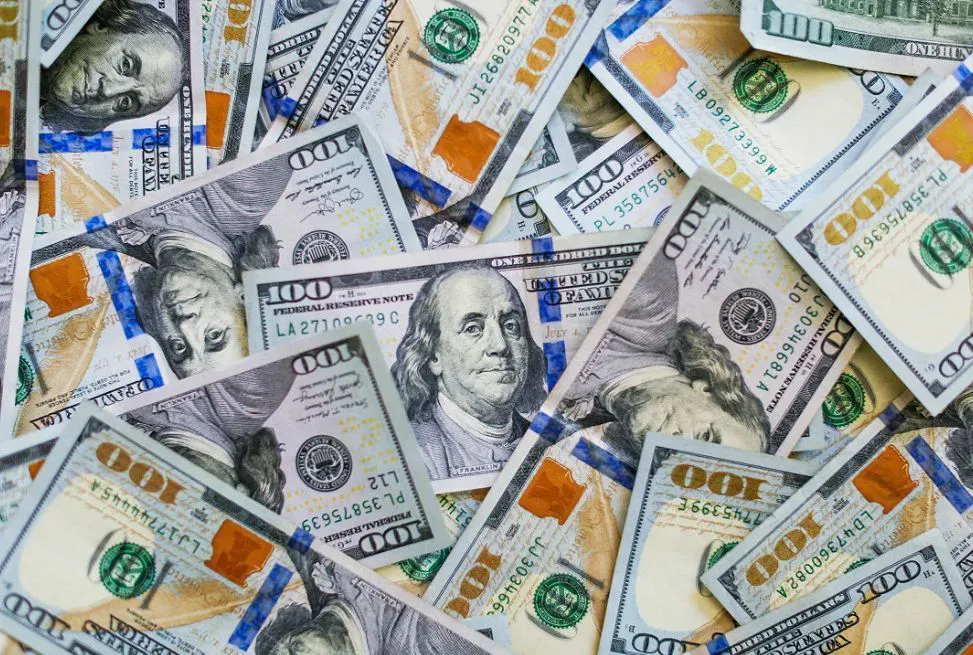 dólares 16-07-2024 18.08