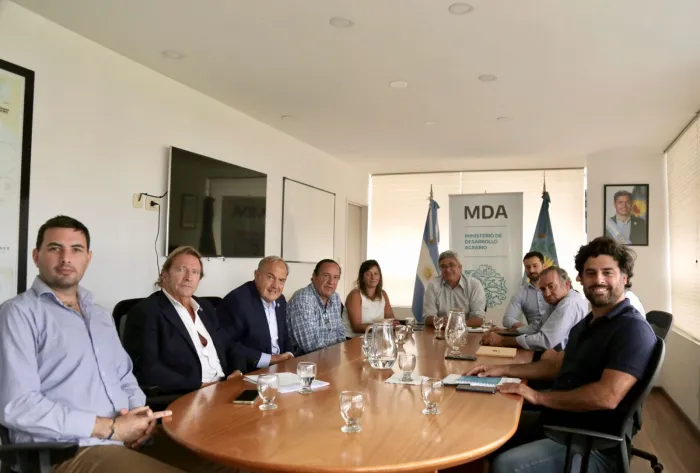 Primer encuentro del año entre entidades agropecuarias y el ministro de Desarrollo Agrario bonaerense, Javier Rodríguez Primer encuentro del año entre entidades agropecuarias y el ministro de Desarrollo Agrario bonaerense, Javier Rodríguez