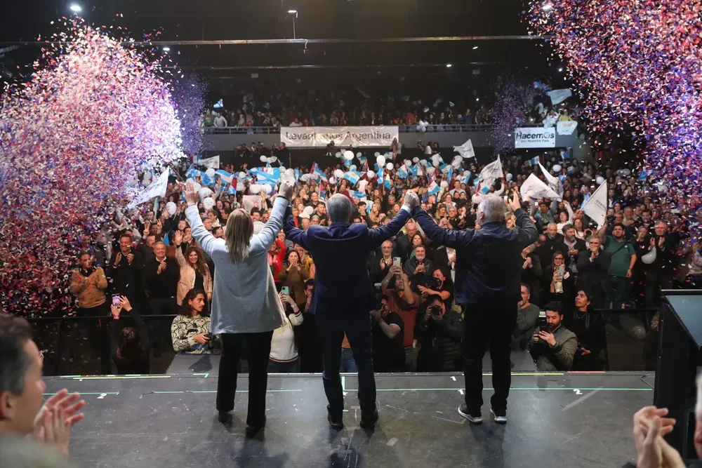 Schiaretti cierra su campaña con un encuentro en Capital Federal y un acto en Cordoba