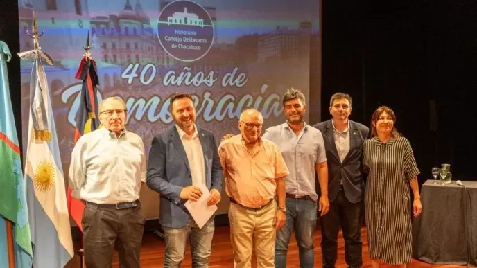Aiola: “Tenemos que, no solamente hablar de democracia, sino defenderla”