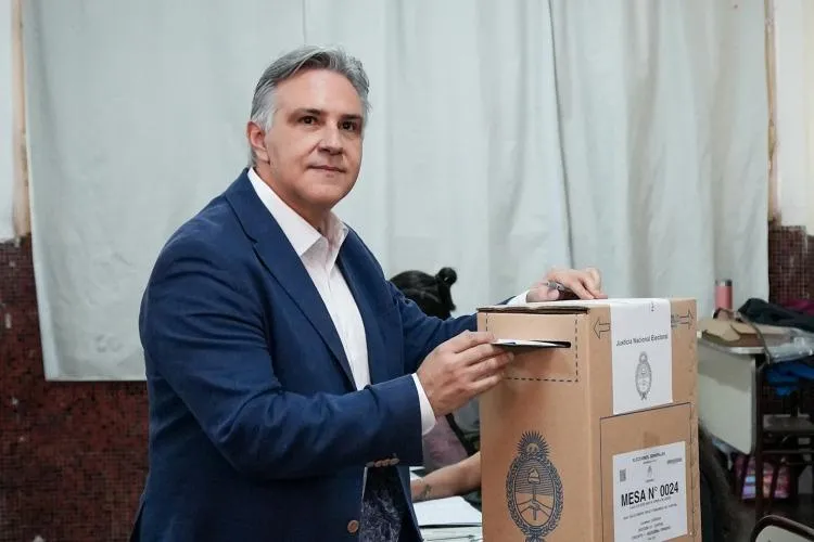 Llaryora votación