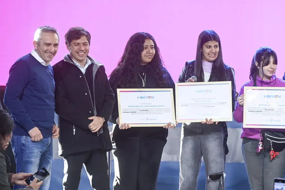 Kicillof desafía el ajuste: “Vamos a seguir invirtiendo en los jóvenes”