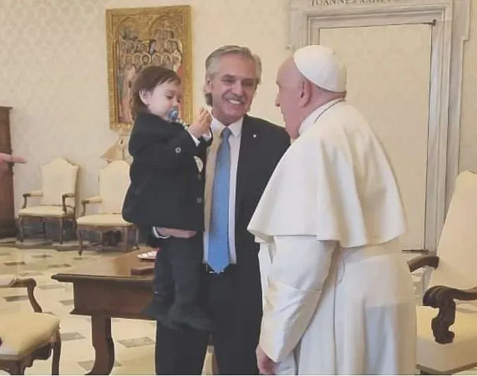 El expresidente y su hijo visitaron al Pontífice