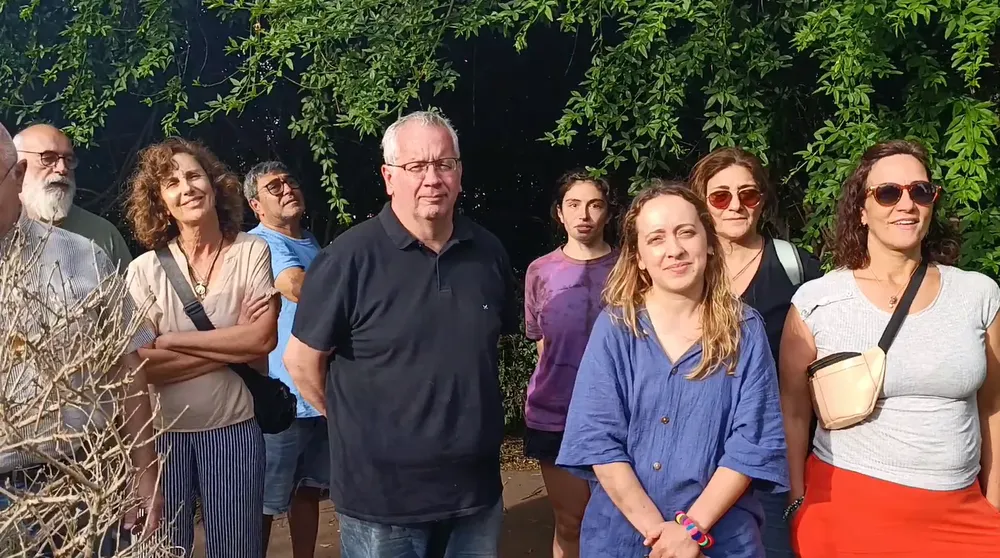 Vecinos de la asamblea ambiental Reverdecer y el abogado Fernando Cabaleiro informaron sobre el avance judicial.