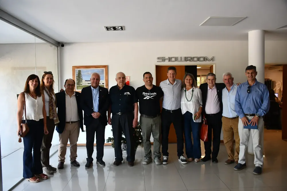 Salomón recibió al embajador de Panamá