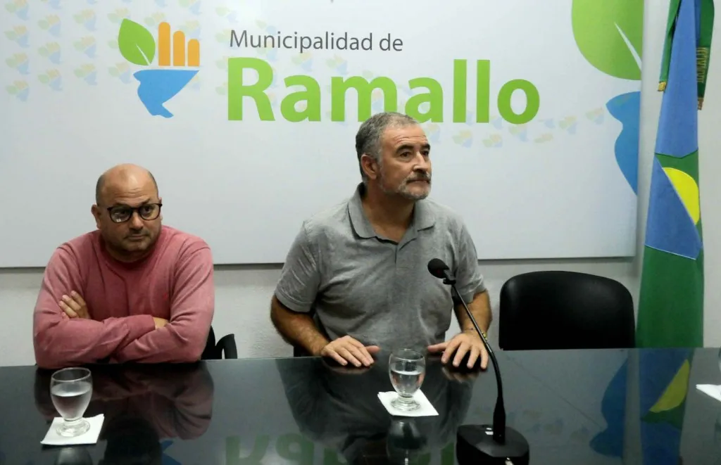 Poletti en conferencia de prensa.