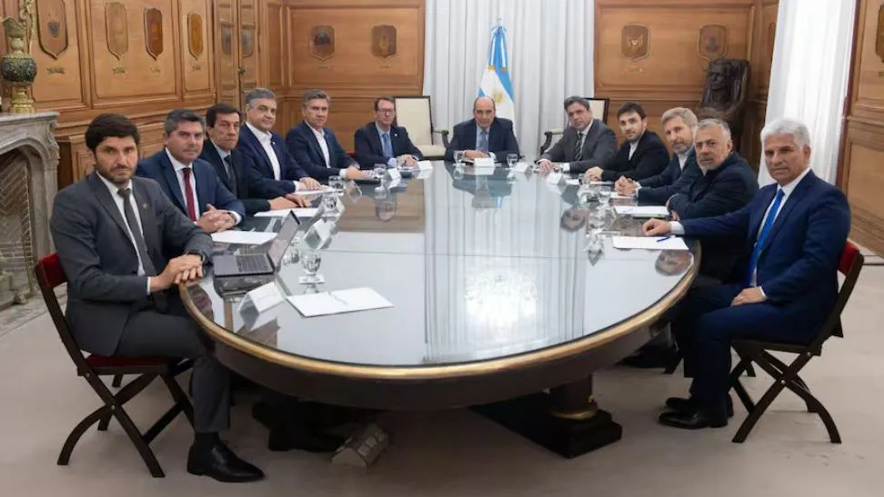 Caras largas en el encuentro de Francos con gobernadores