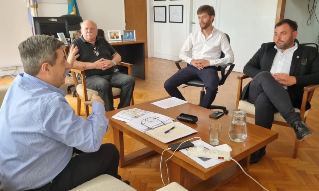 Bouvier avanzó en cloacas, hábitat y Ruta 45