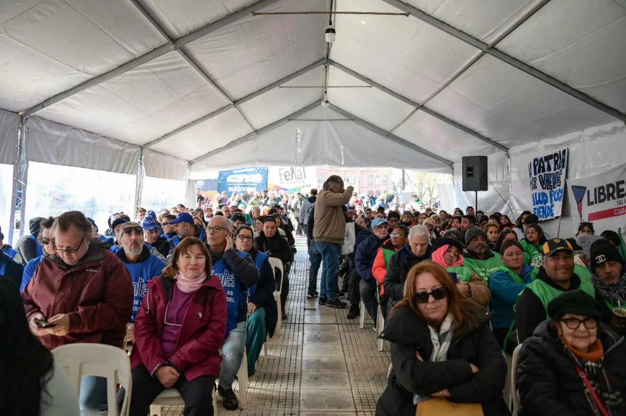 ATE lanzó un acampe contra los despidos en Plaza de Mayo