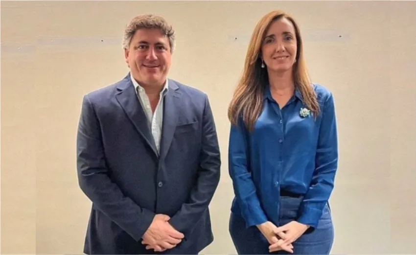 Paoltroni junto a Villarruel.