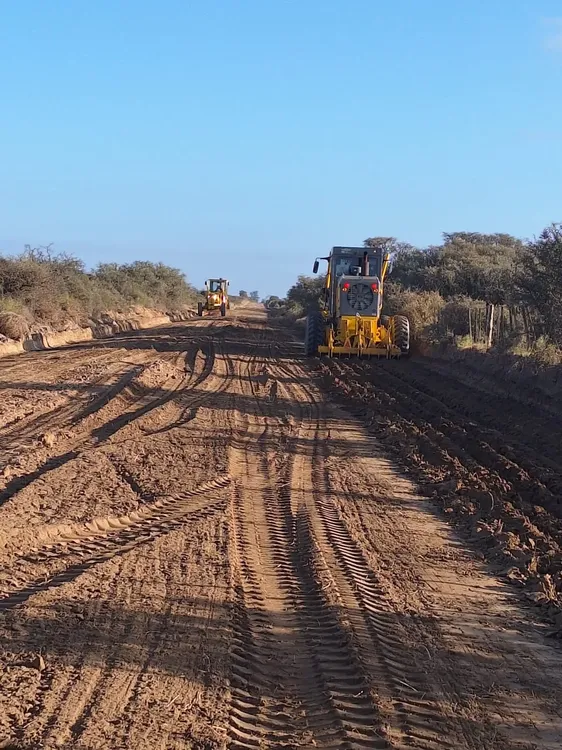 MEJORAS EN LOS CAMINOS DE STROEDER