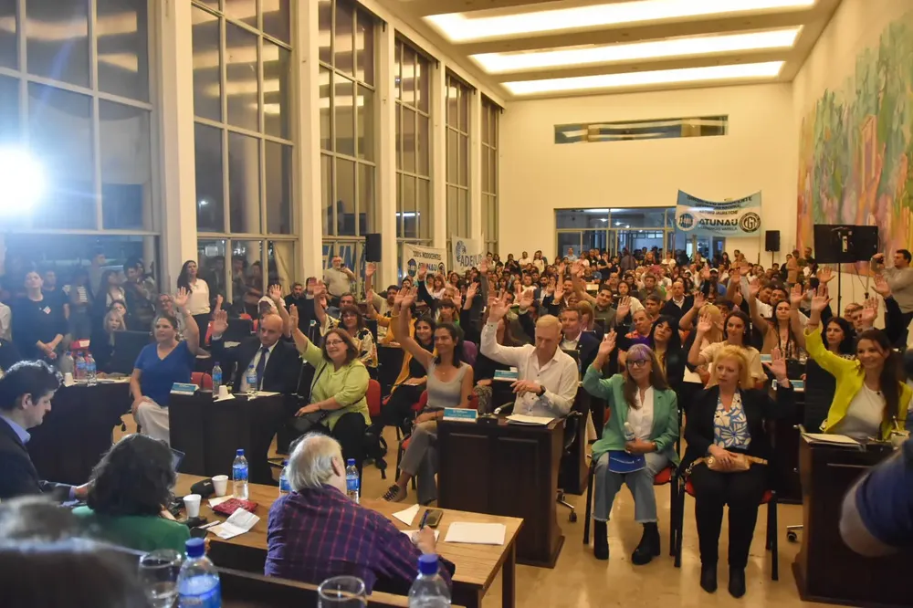 Watson bregó por “el acceso a una educación pública, gratuita, de calidad e igualitaria” 2